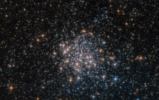 新的Hubble图像的球状星团NGC 1854