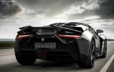 一个人刚买了5辆Fenyr SuperSport Hypercars