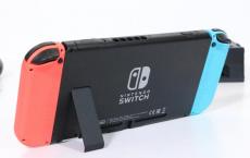 8BitDo最新的Switch控制器可为双D-pad拨动指拨开关