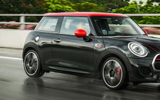 新的MINI John Cooper Works现在在新加坡上市