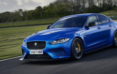 赛车传奇人物对Jaguar XE SV Project 8进行评分