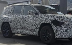 新款丰田 RAV4 2025 跨界车首次出现在道路上